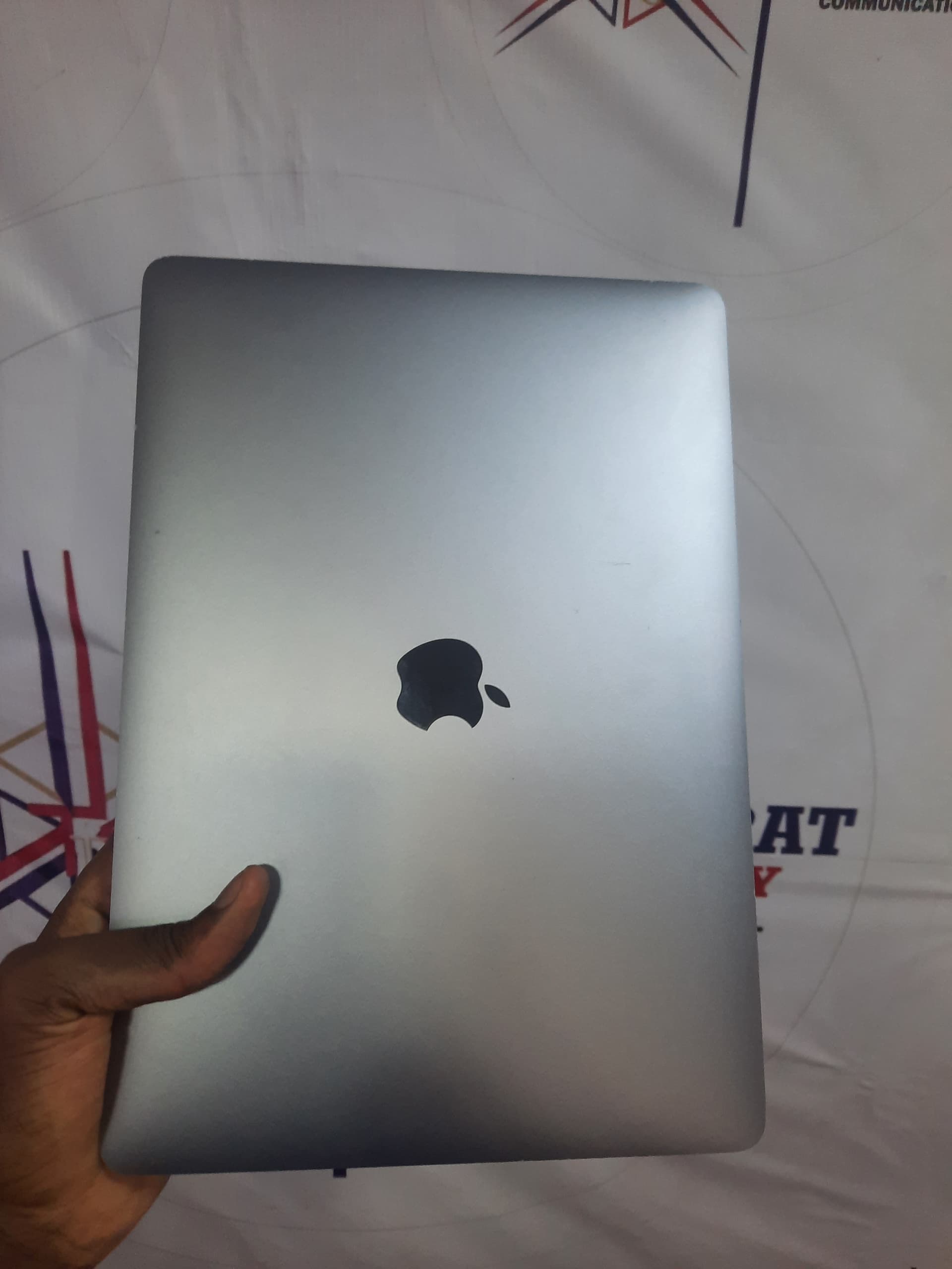 MacBook Pro 2017 thumbnail 7