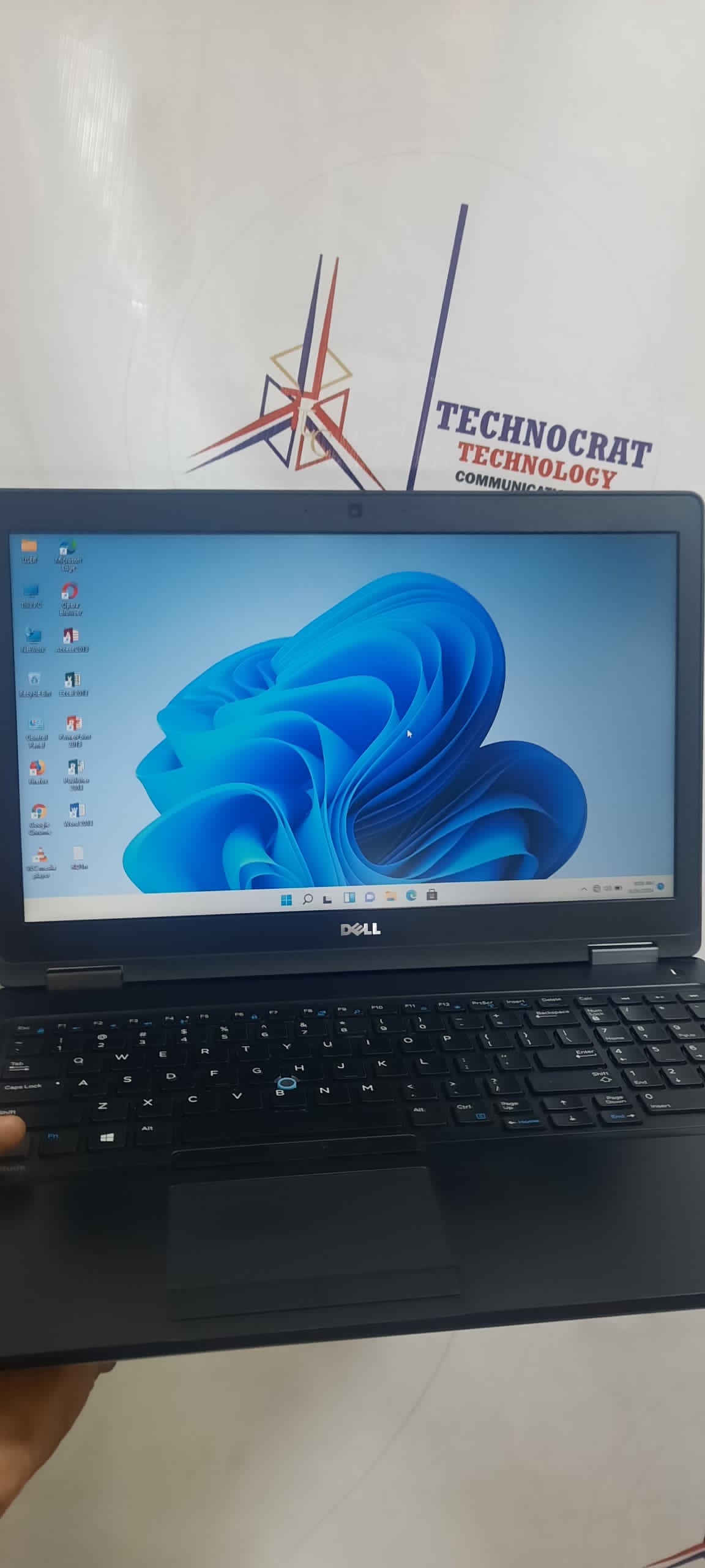 Dell Latitude 5580 thumbnail 2