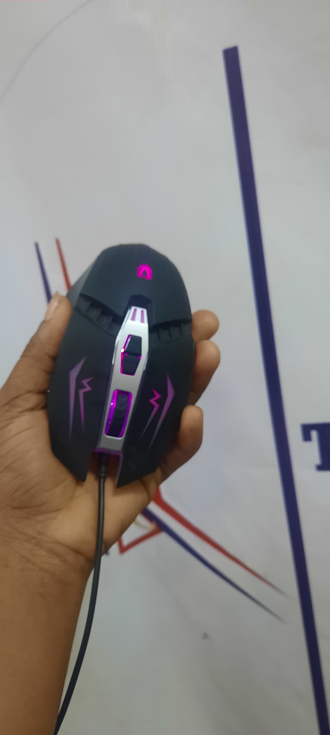 V 07732 Mouse thumbnail 2