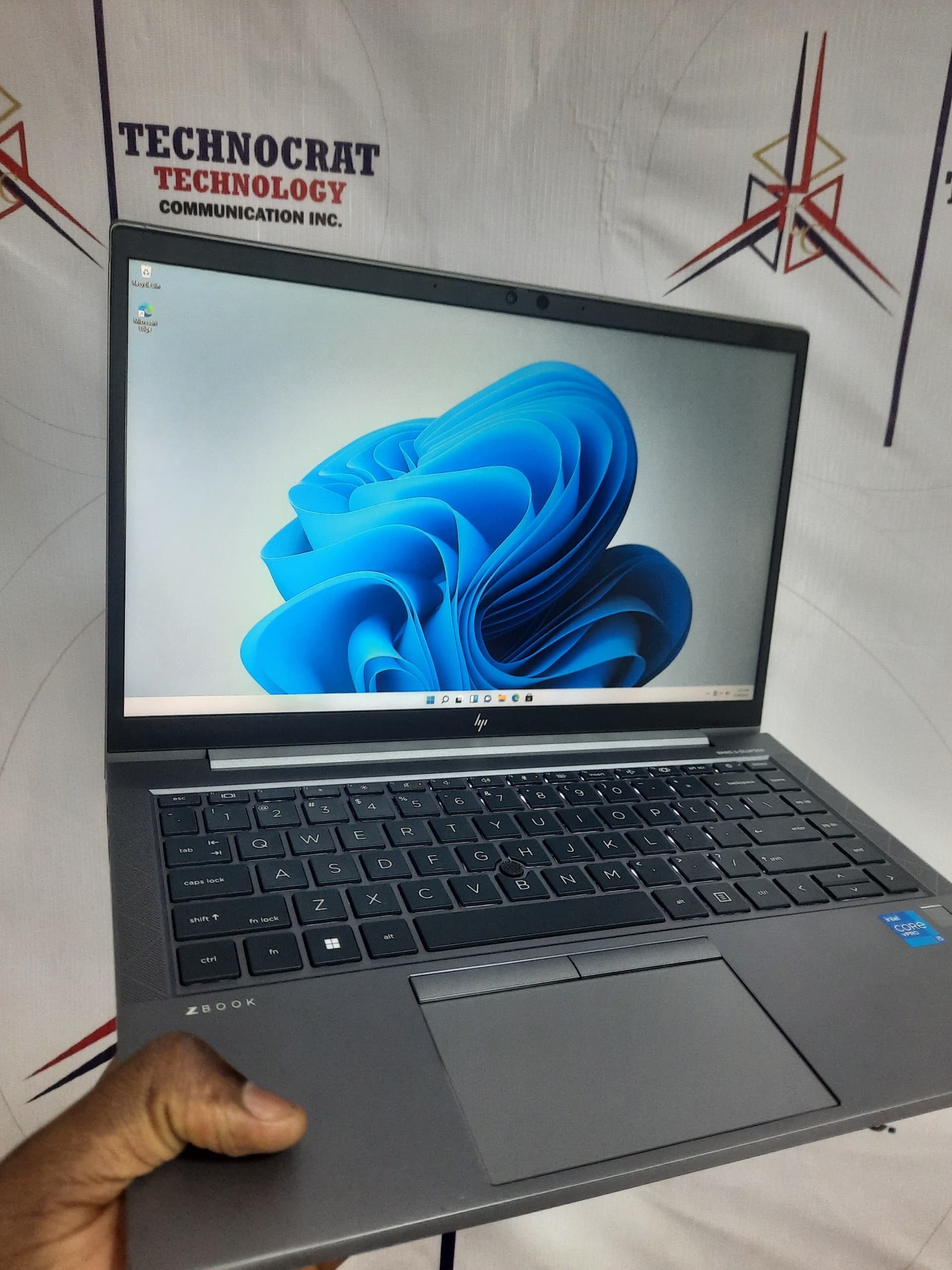 Hp Zbook Firefly 14inch G8 Mobile Workstature thumbnail 5