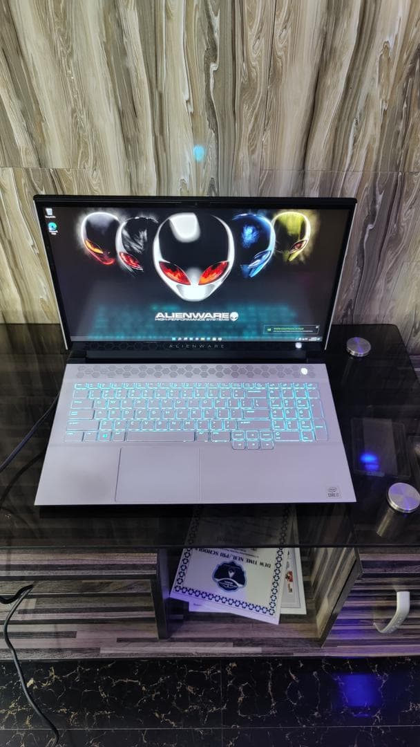 ALIENWARE M17 R4 Gaming Laptop