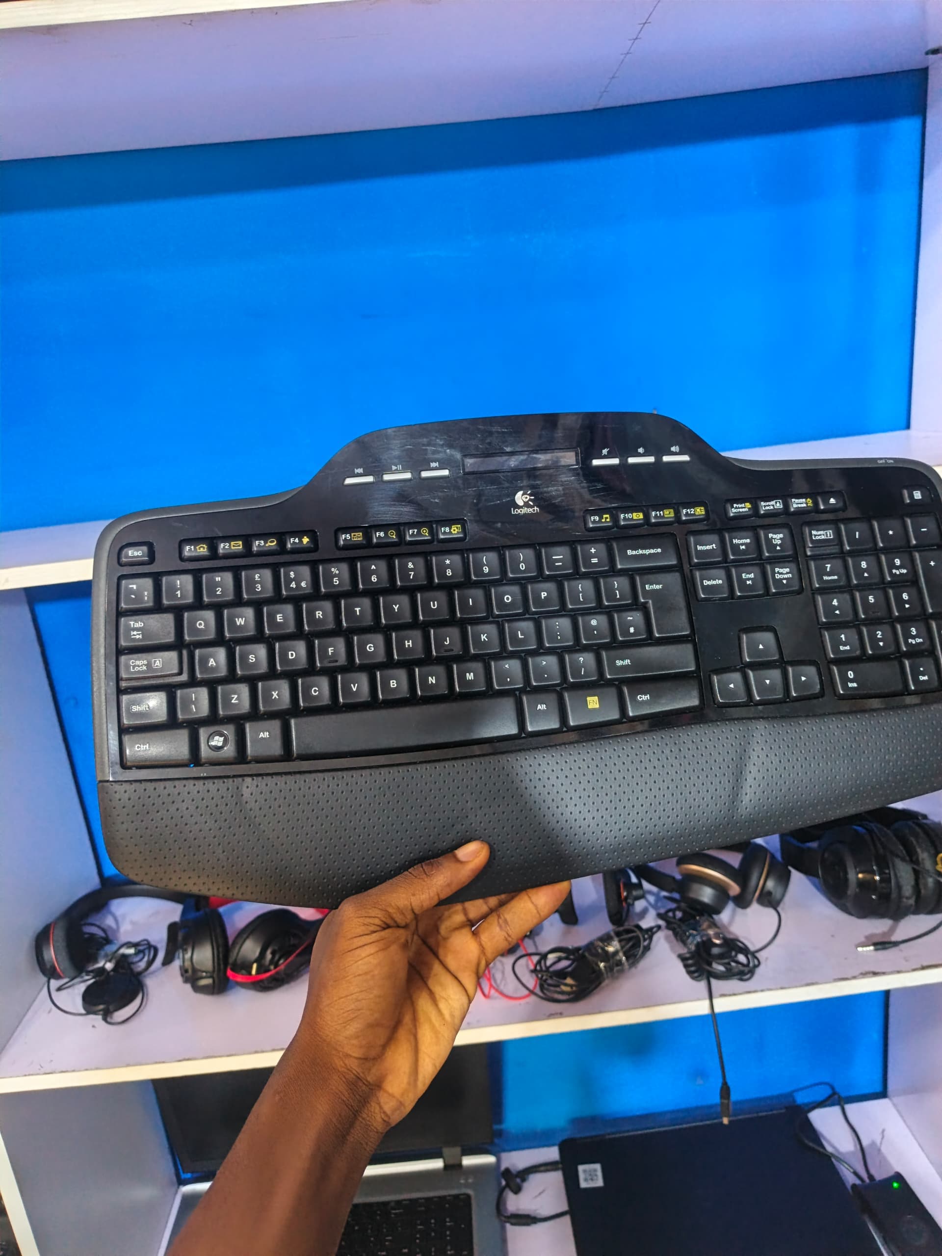 MK700 Logitech wireless keyboard