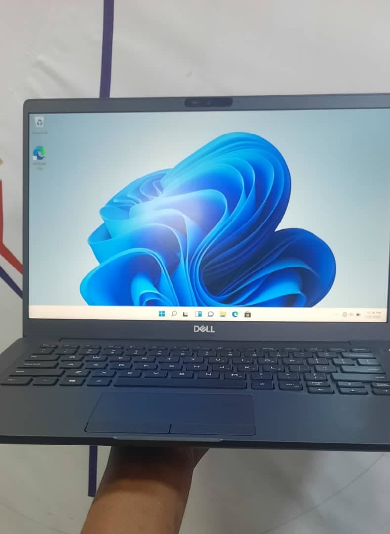 Dell Latitude 7400