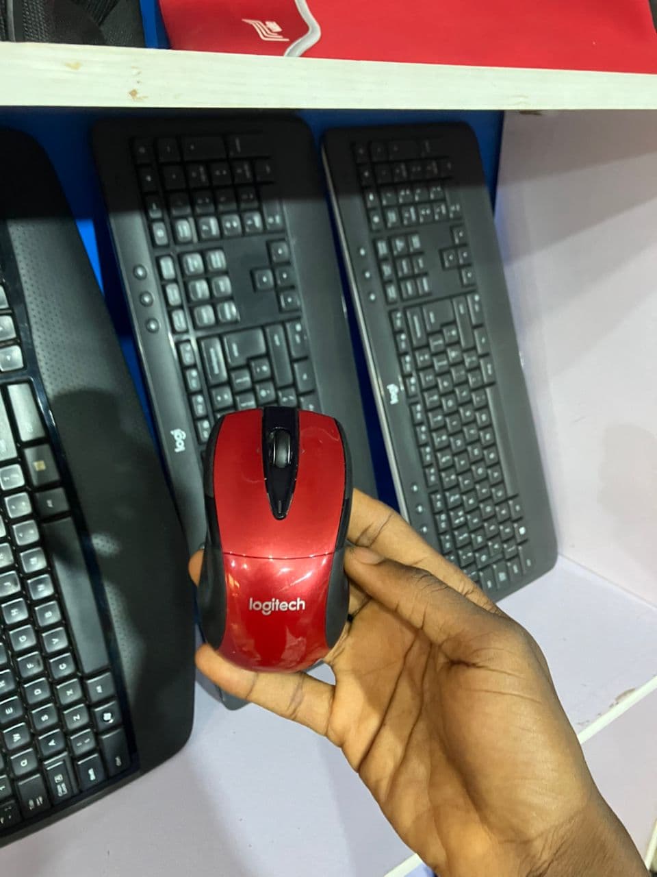 Logitech wireless Mouse M525