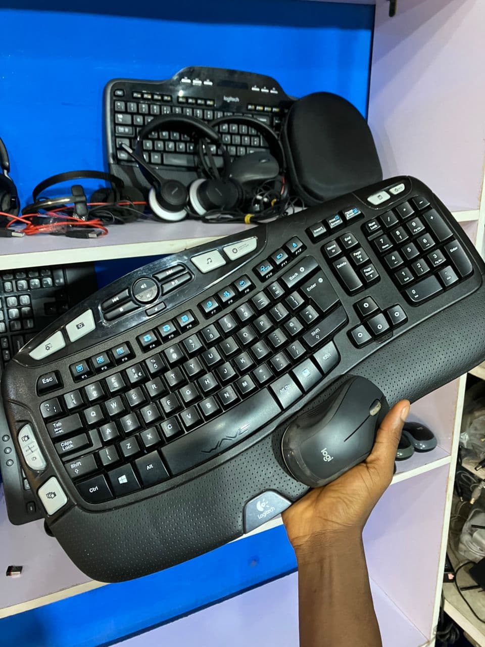 Logitech Wireless Keyboard K350 &Mouse