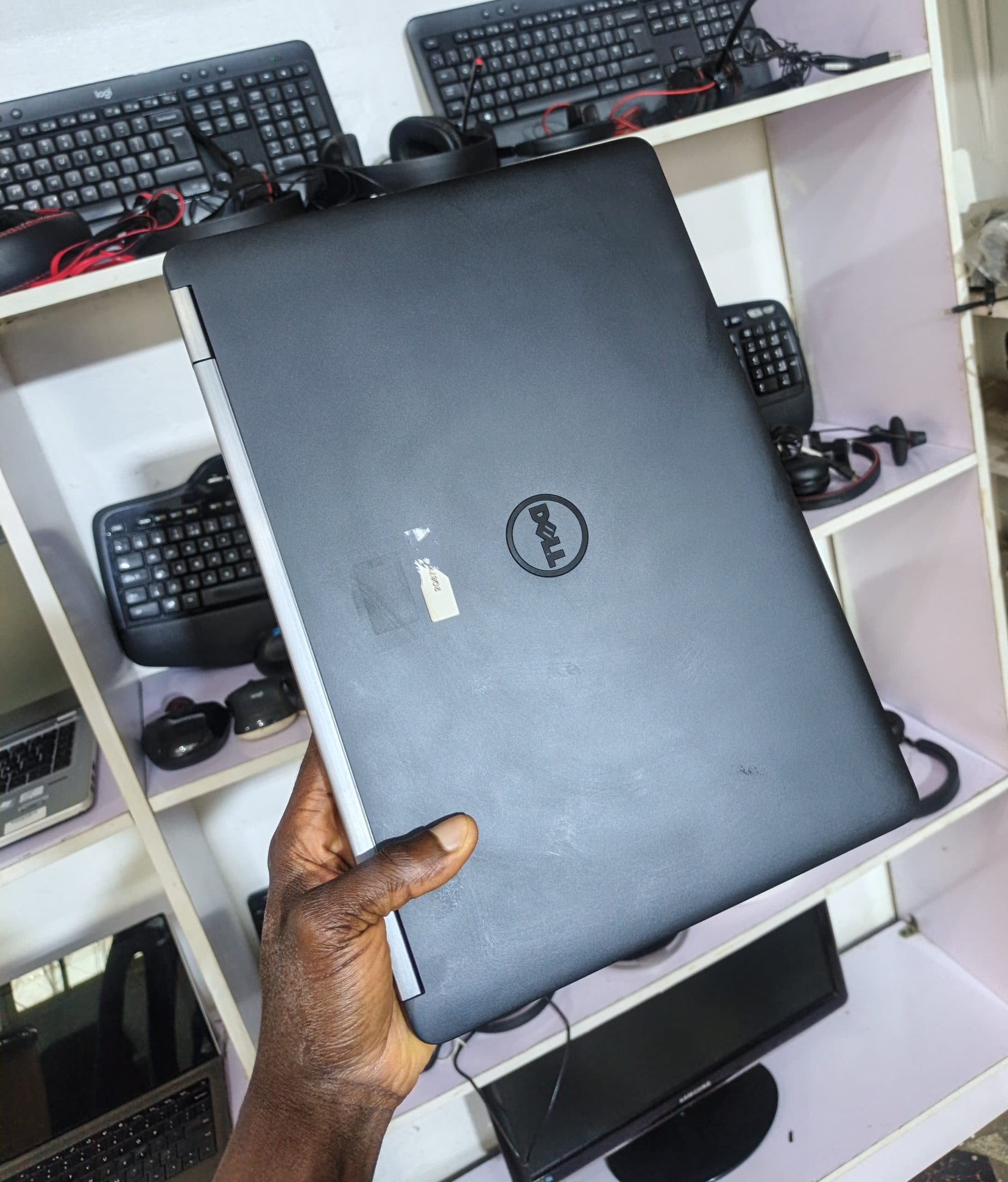 DELL Latitude E7470